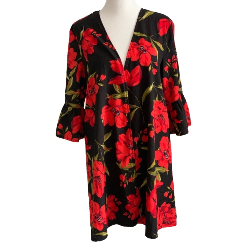 SHEIN Women’s Black & Red Floral Boho Open Front Kimono Blouse Size: Medium